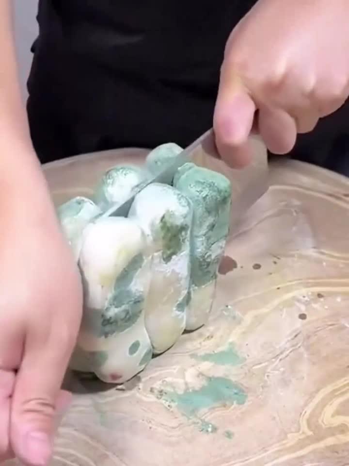 发霉的年糕,不知道还能吃吗