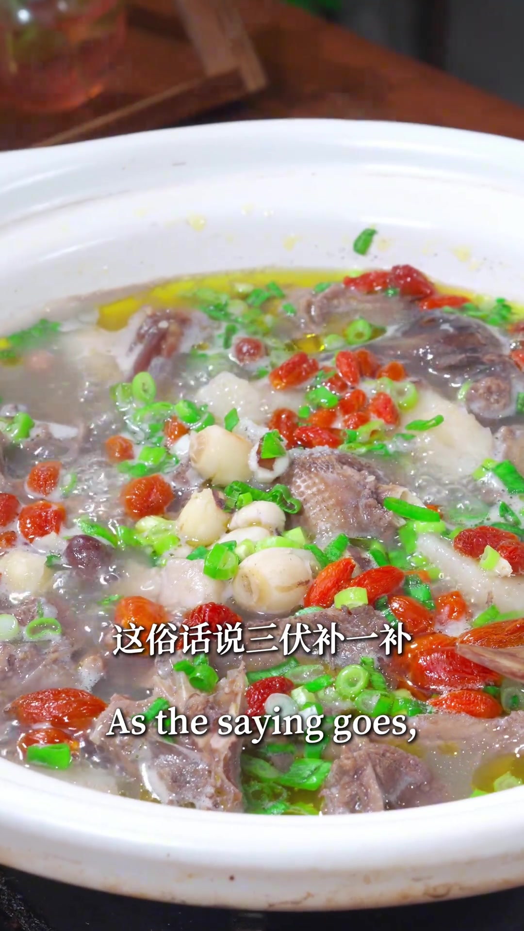 鸽子四神汤 这个四神鸽子汤的做法确实很养生呢！三伏天喝点滋补