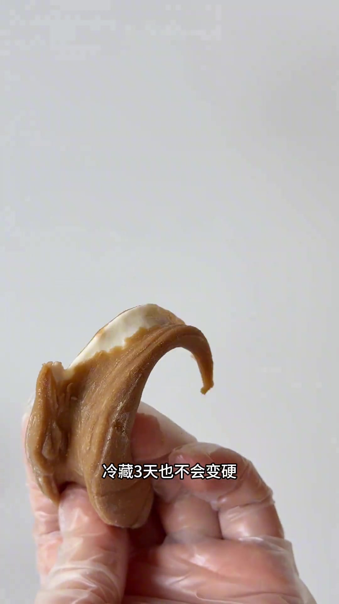 免烤箱的冰皮月饼，配方完全是可售卖级别，冷藏三天也不会变硬