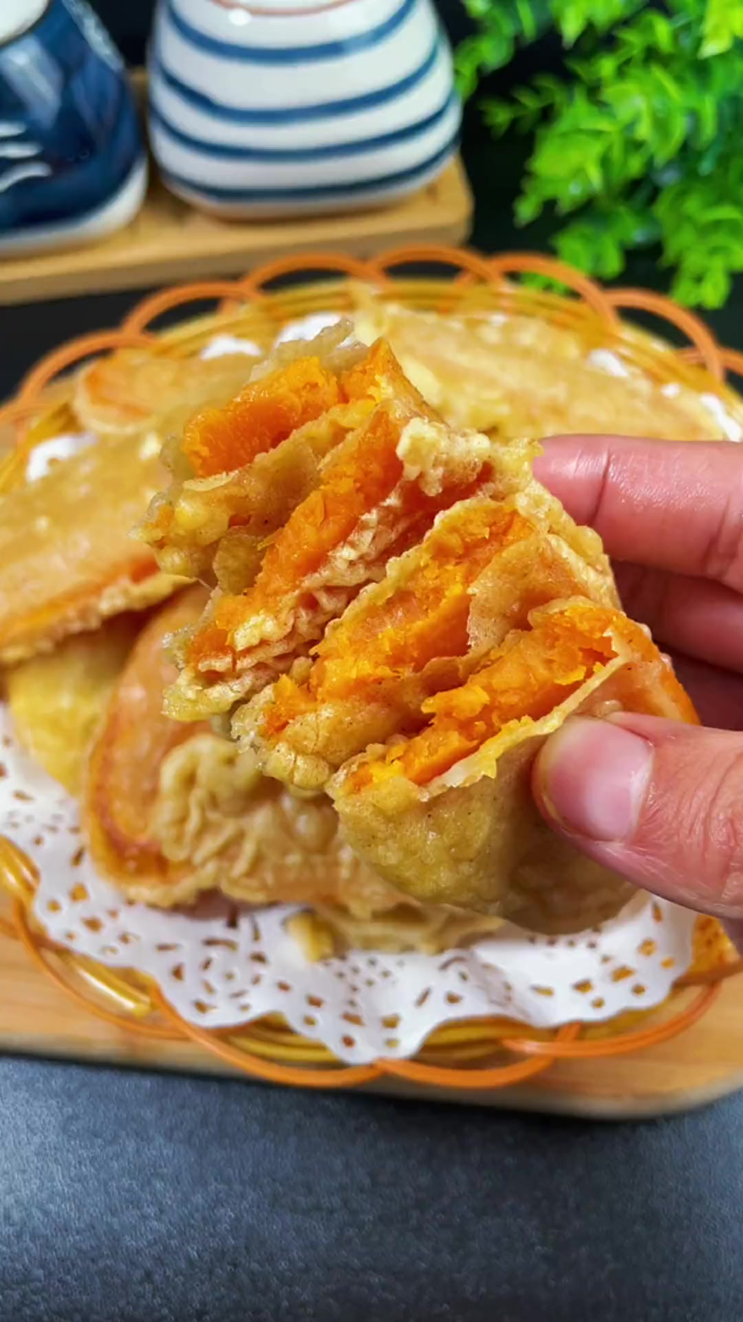 小时候街上特别好吃的炸红薯片，只要一个红薯就能做