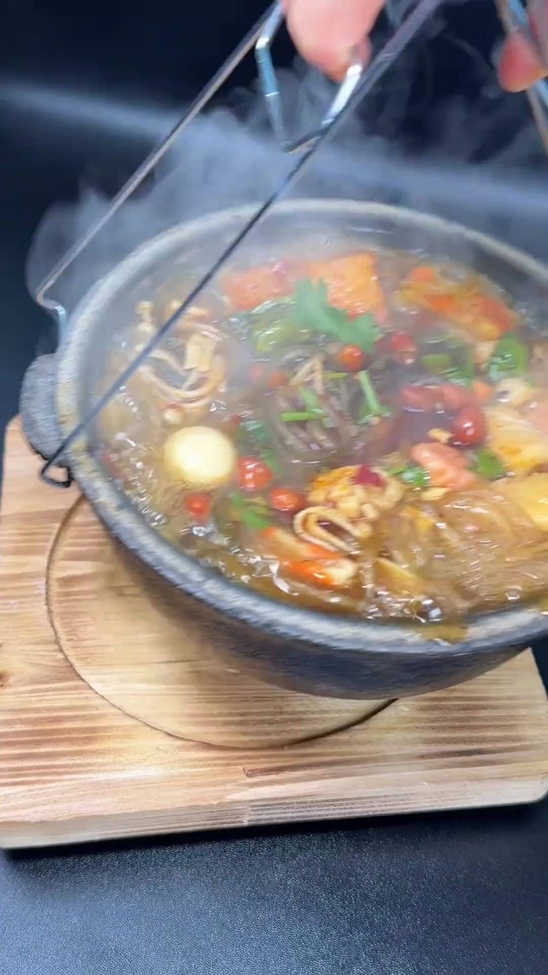 香喷喷热乎乎的砂锅麻辣烫，简单又好吃