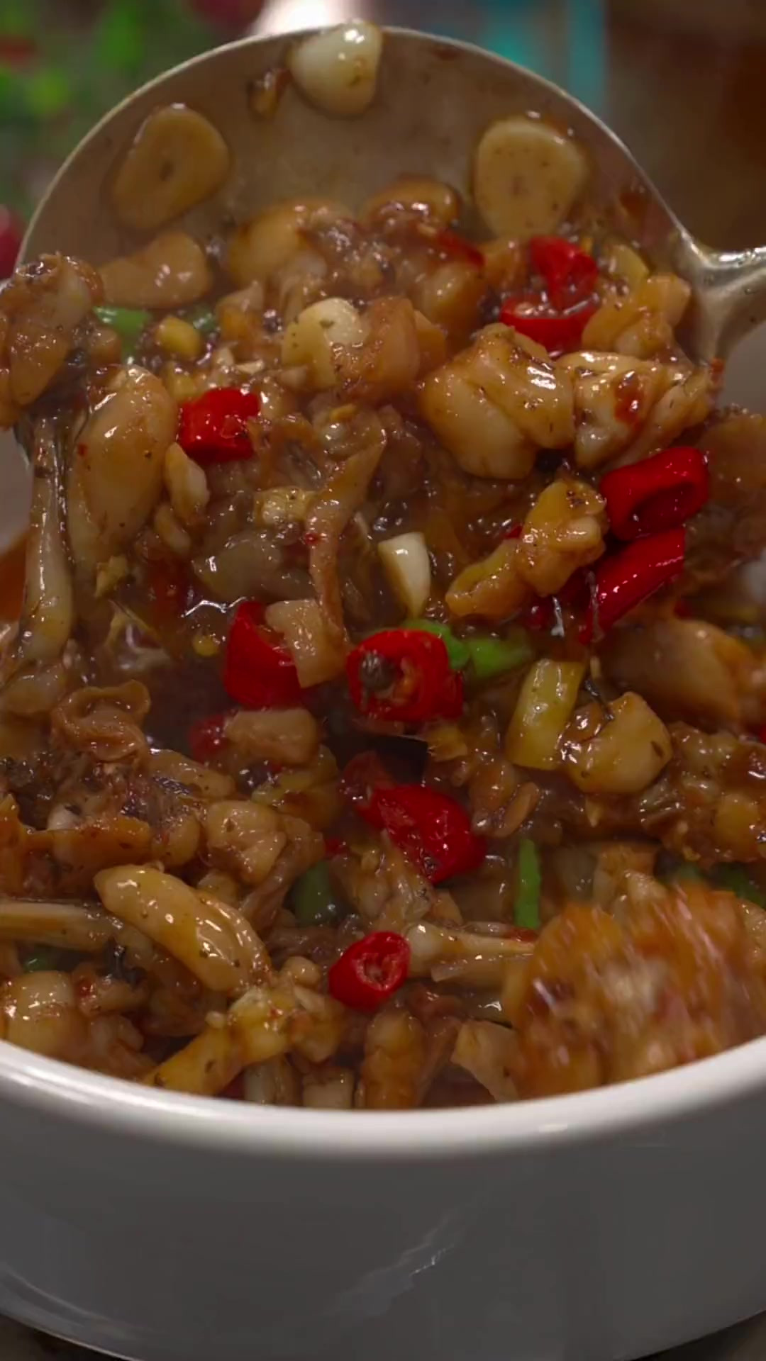 又香又嫩的牛蛙，老婆孩子都超级爱吃，我用汤汁拌着米饭一顿干三