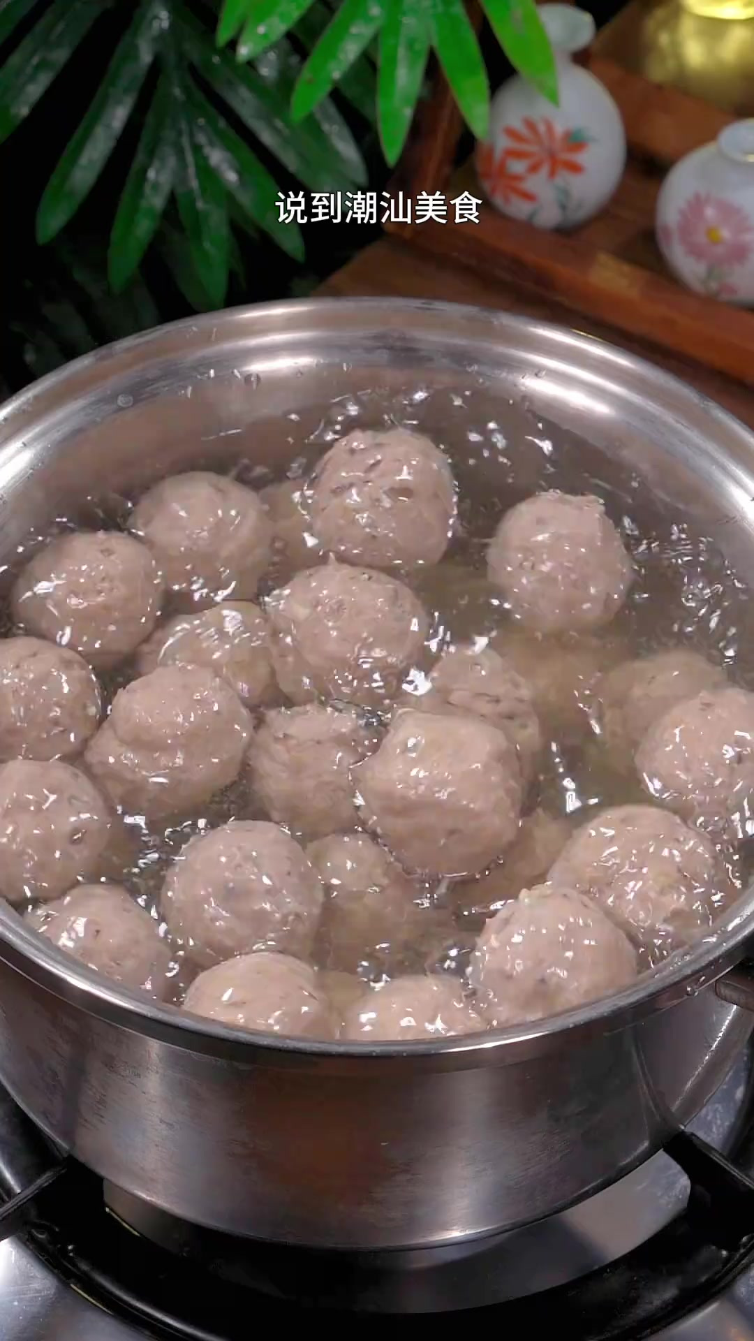 说到潮汕美食 很多人只知道潮汕卤水 其实潮汕牛肉丸才是潮汕美