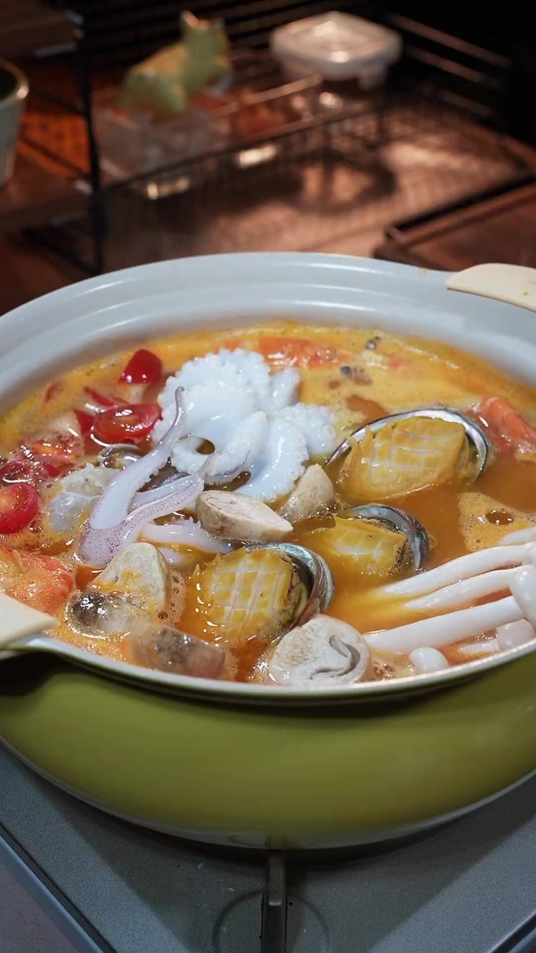 懒人版泰式海鲜冬阴功汤，简单又超级好喝！