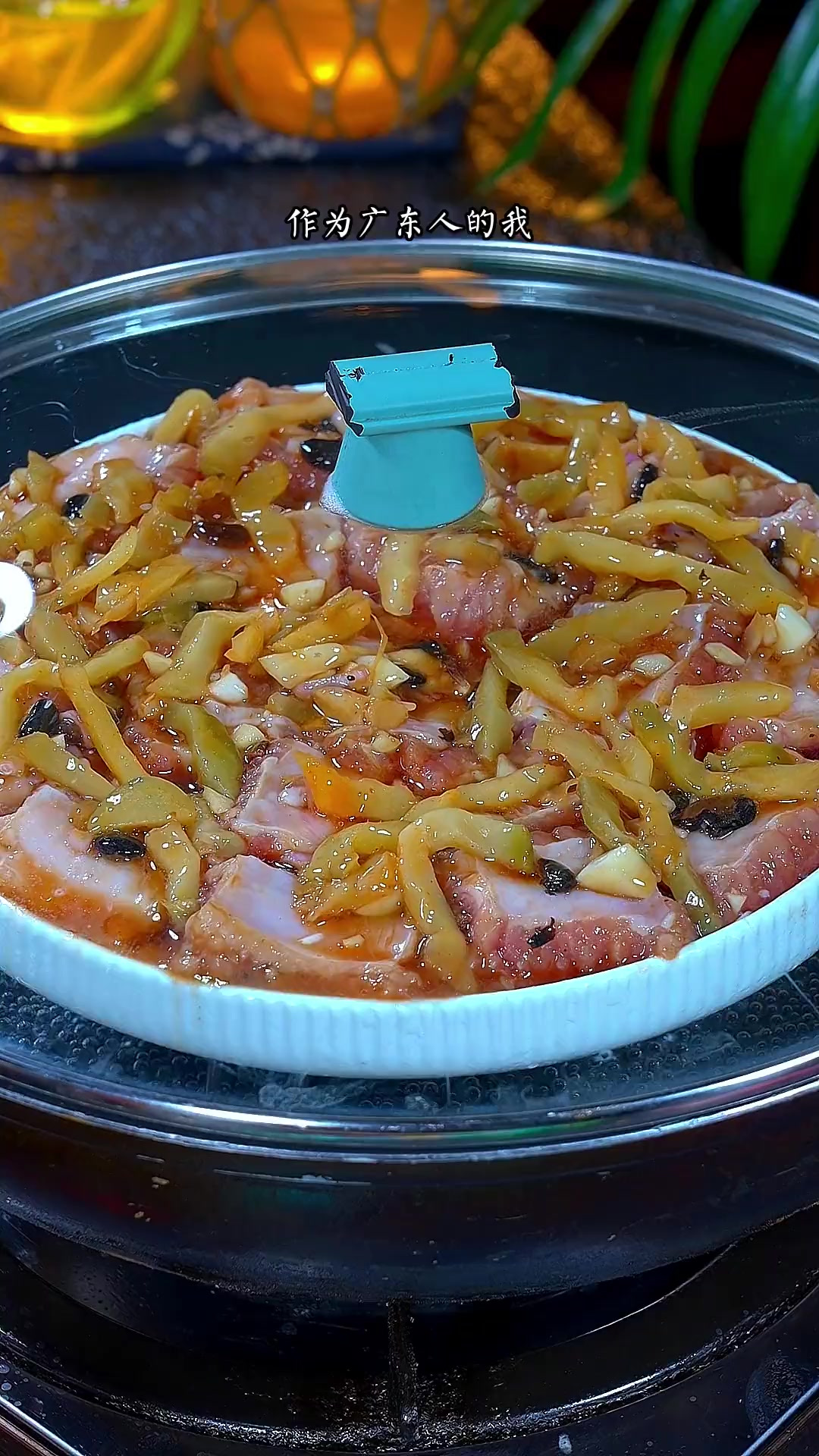 你一定想不到，排骨和榨菜混合产生的香味，让人闻到就想来几碗米