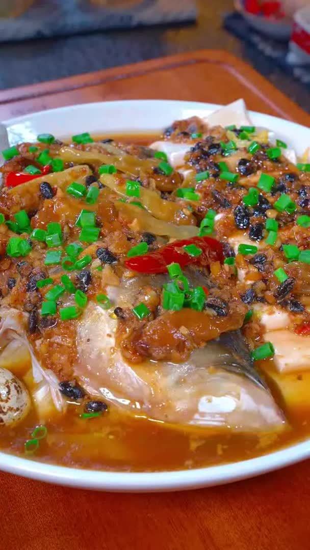 每次去饭店必点的酱椒鱼头,今天把饭店火了三十年制作流程成交