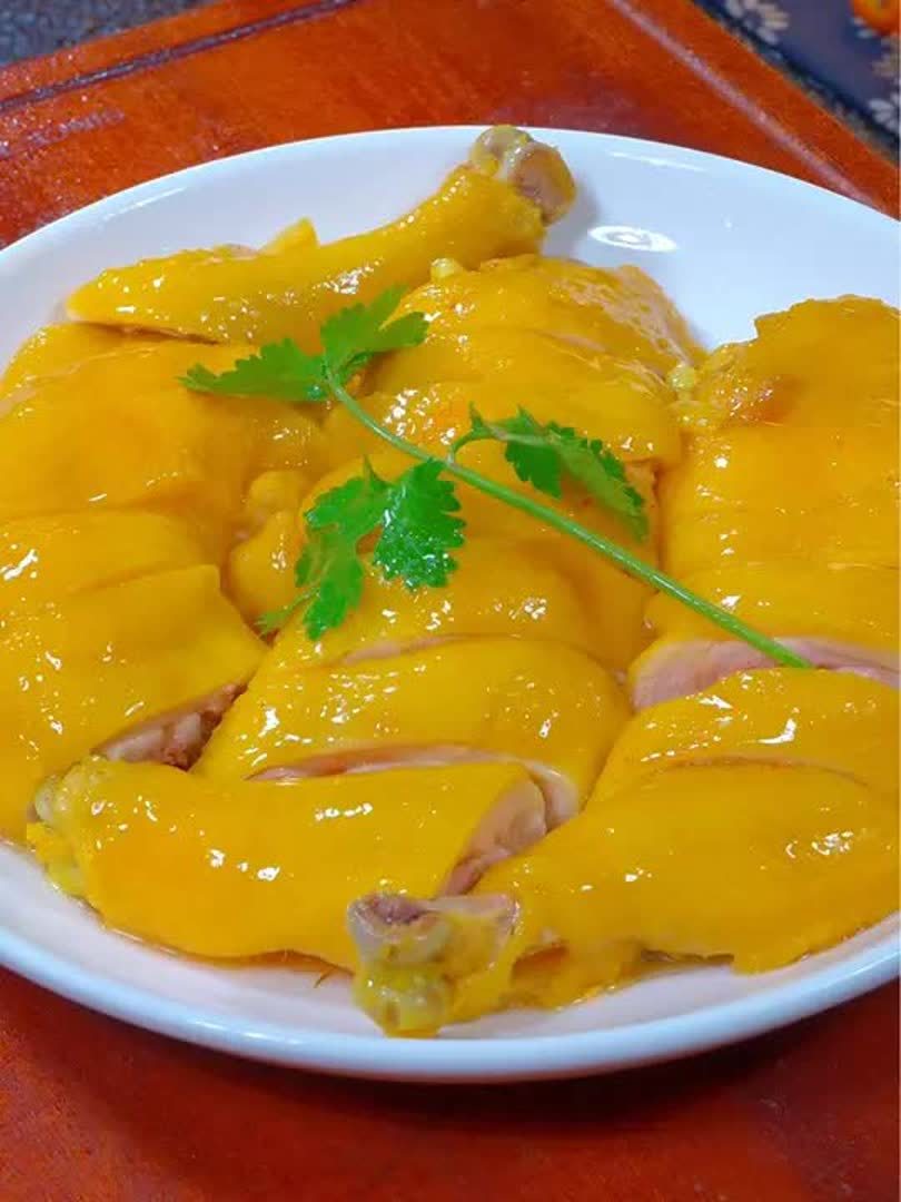 广东家家户户都会做的一道家常菜,葱油鸡,皮脆肉嫩,太太好吃