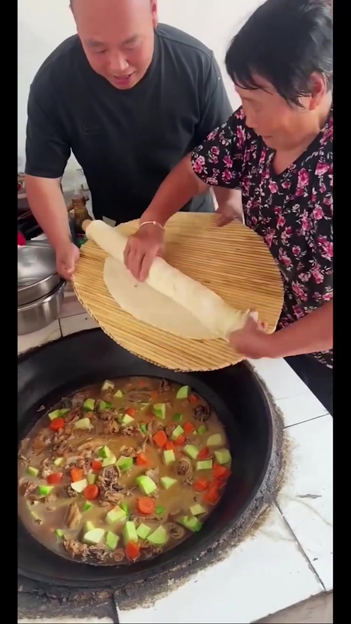 男子做的牛肉盖被