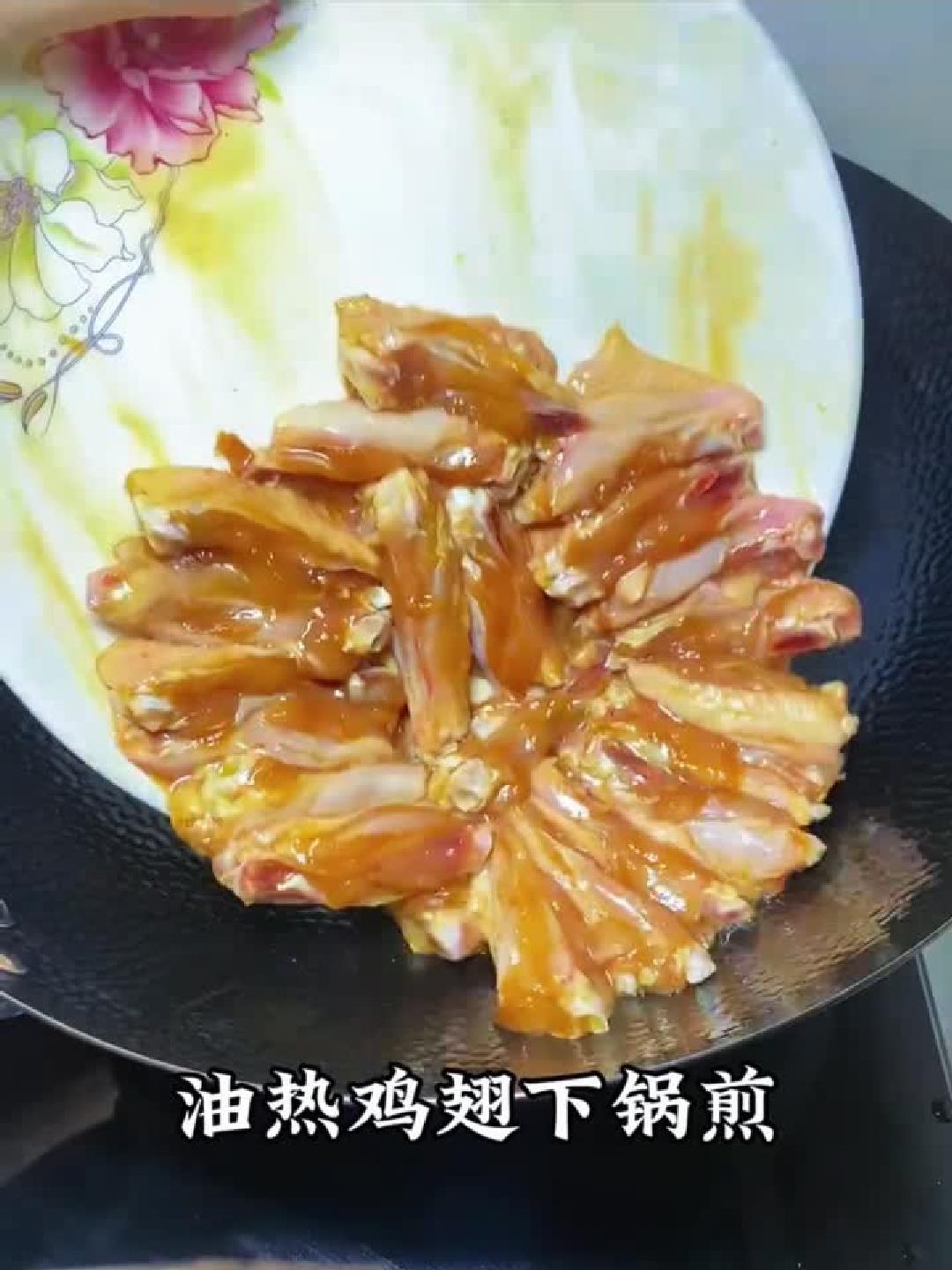 蒜香鸡翅养生做法,朋友尝过都追着我要配方!