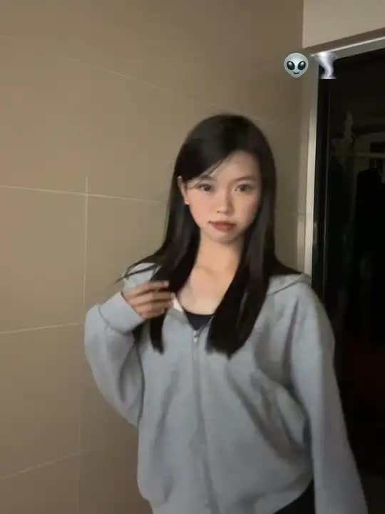 今天喝了两杯奶茶^_^