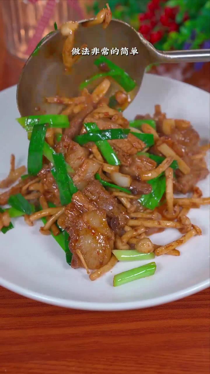 白玉菇这样炒，嫩滑入味又下饭，家常菜首选