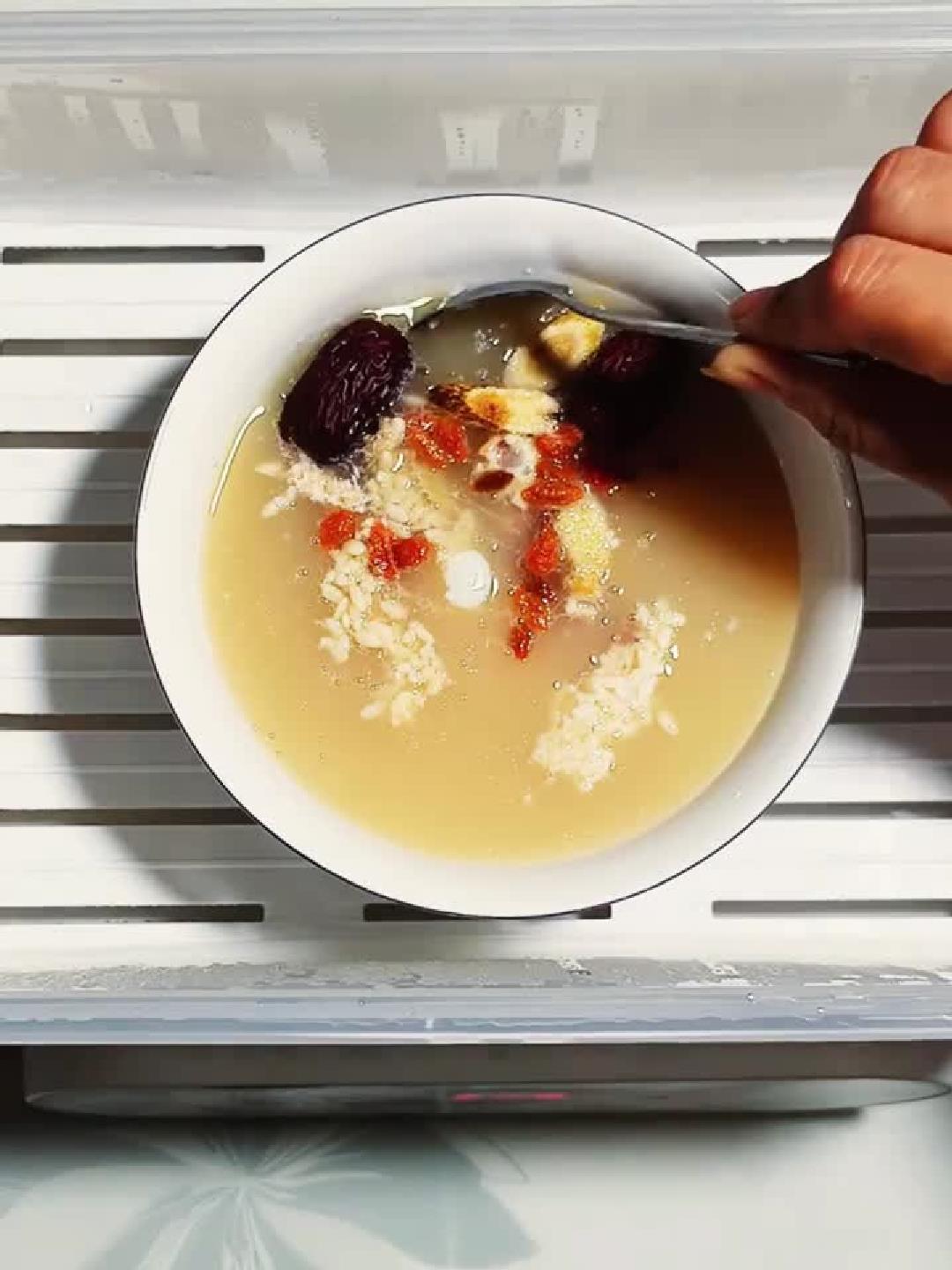 养生必备!乌鸡汤的食疗功效大揭秘