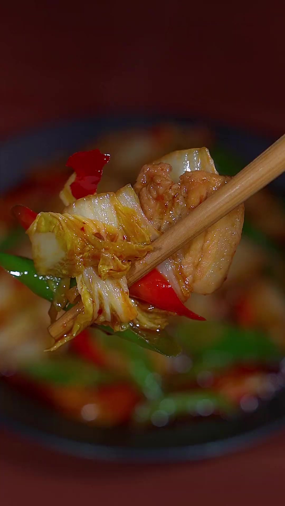 晚上在家里不知道吃什么好,可以试试我这个娃娃菜炒肉片,简单美