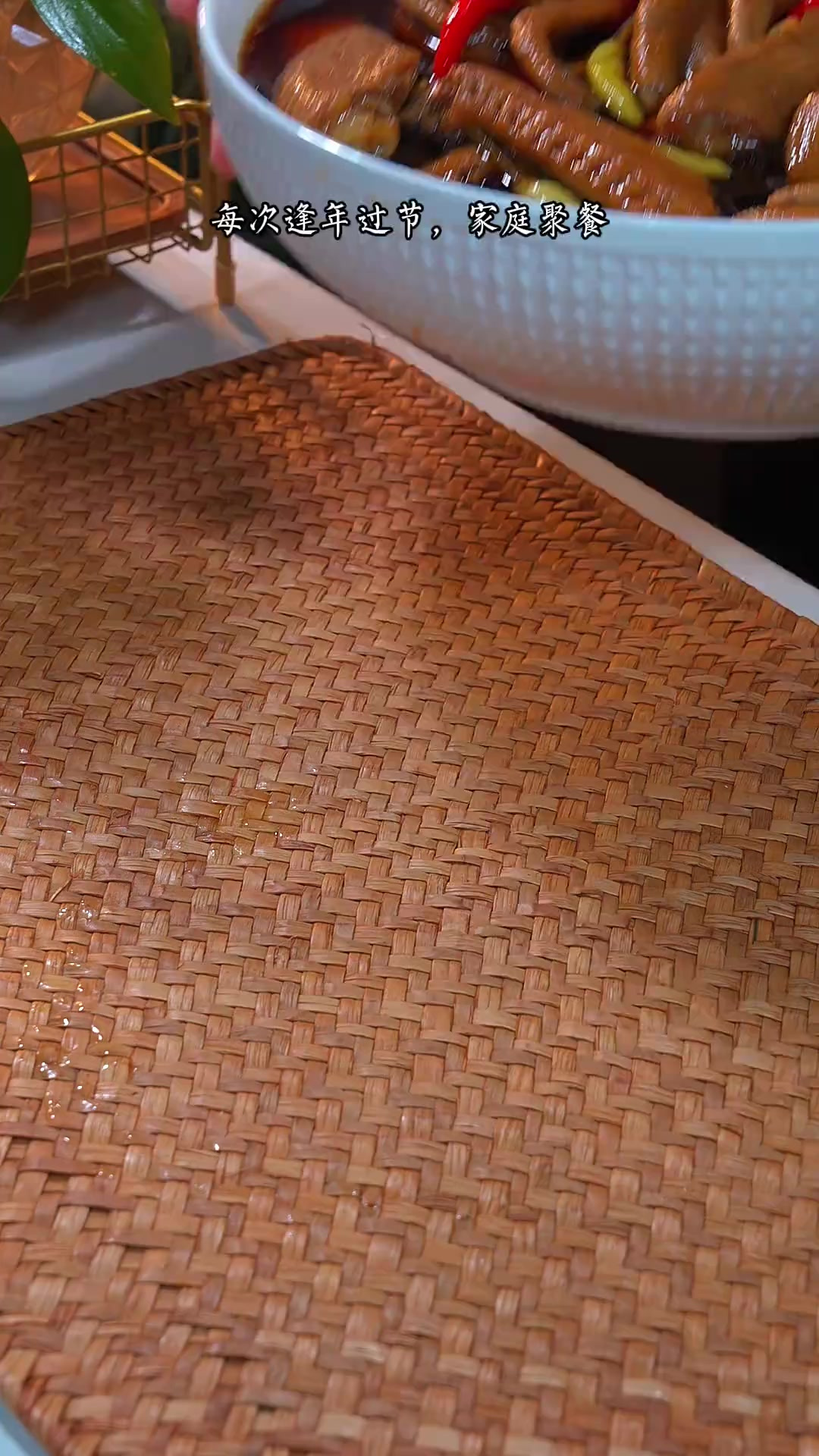 每次封年过节我都会做上这个泡椒鸭脚，全家人都抢着吃，他们都说