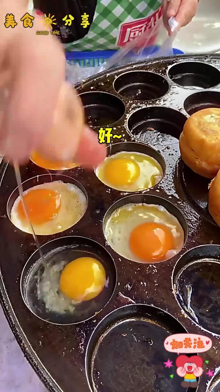 超多肉的鸡蛋汉堡,到现在还是4块钱一个,太便宜了!