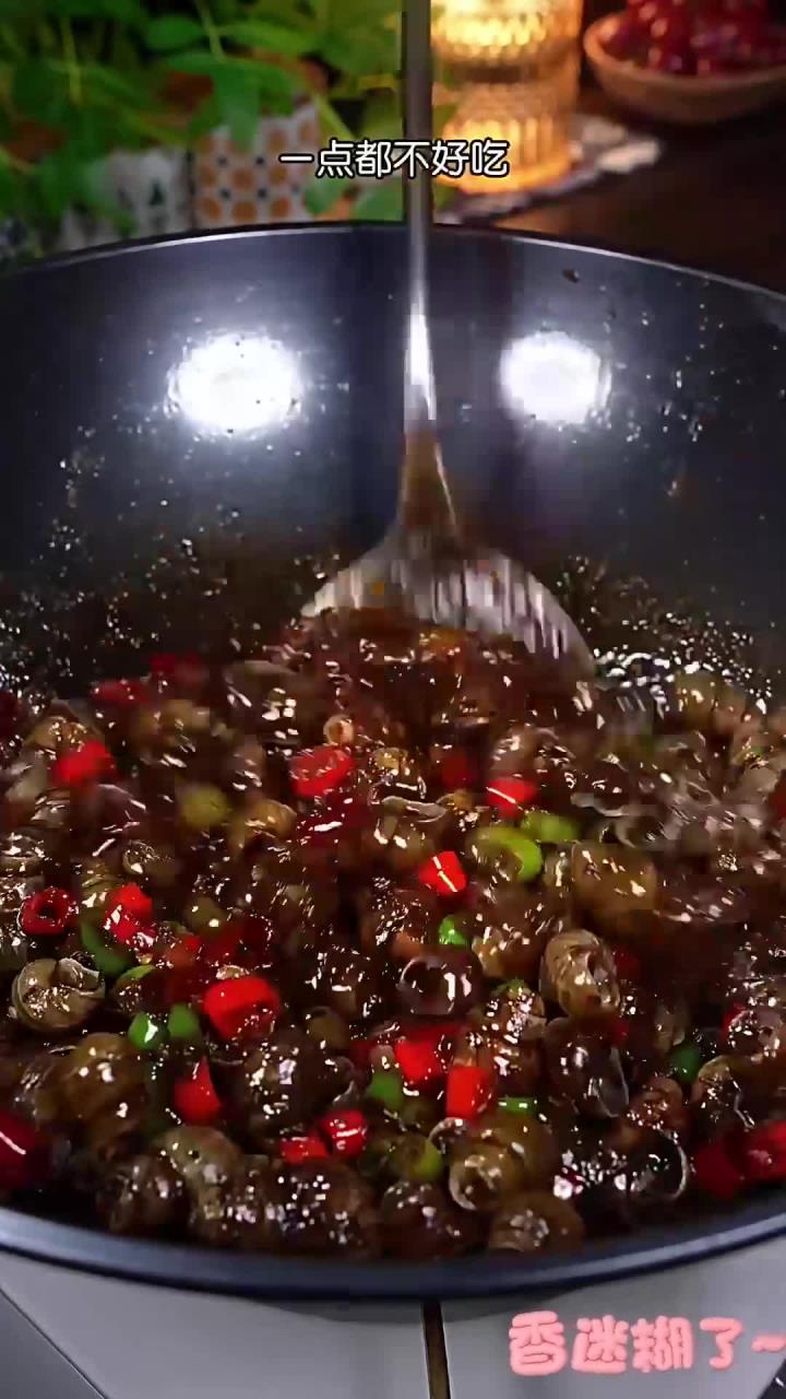 麻辣鲜香的炒螺蛳,不一定只有大排档才吃得到,自己在家也可以轻松搞定!