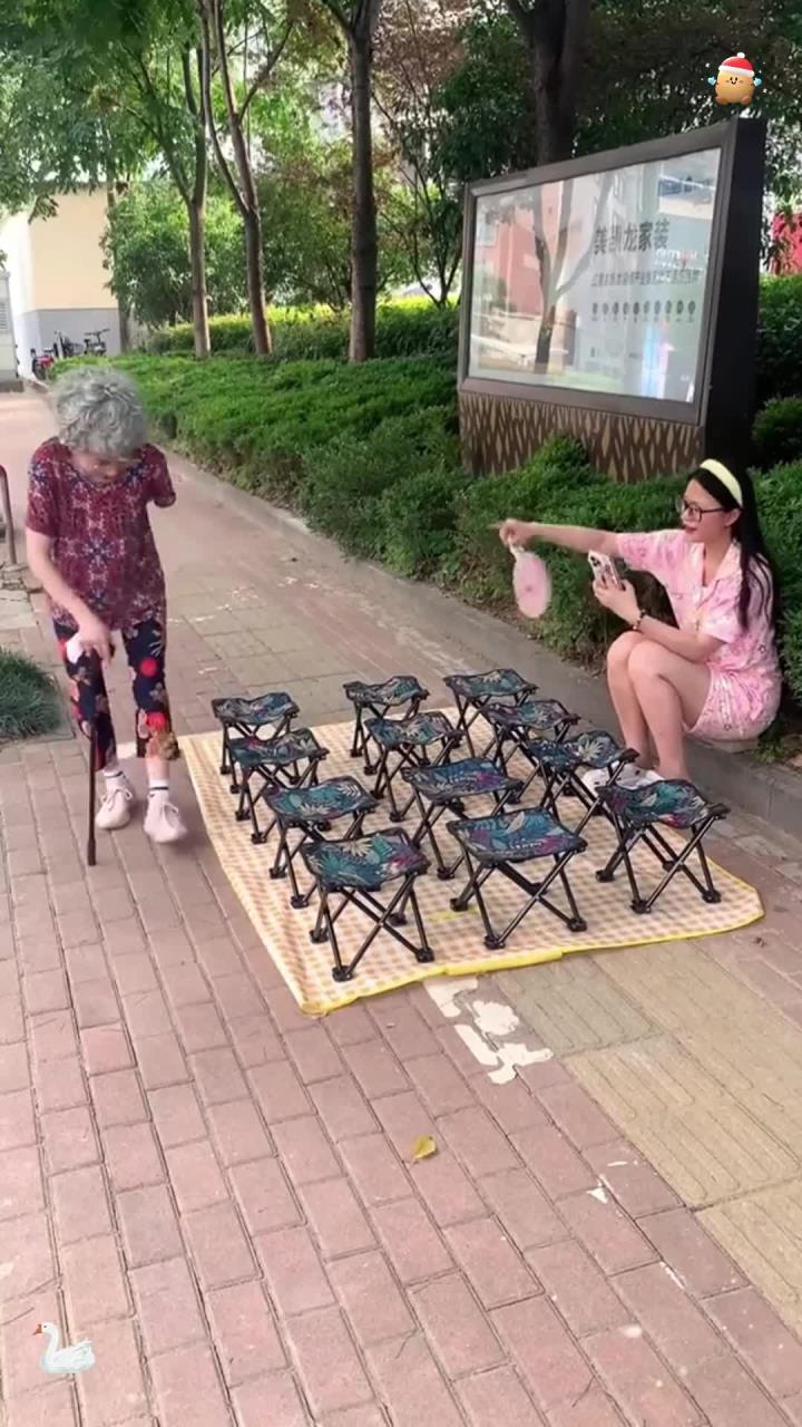 害怕钓椅难携带,出行累赘?便携式折叠款超轻便!