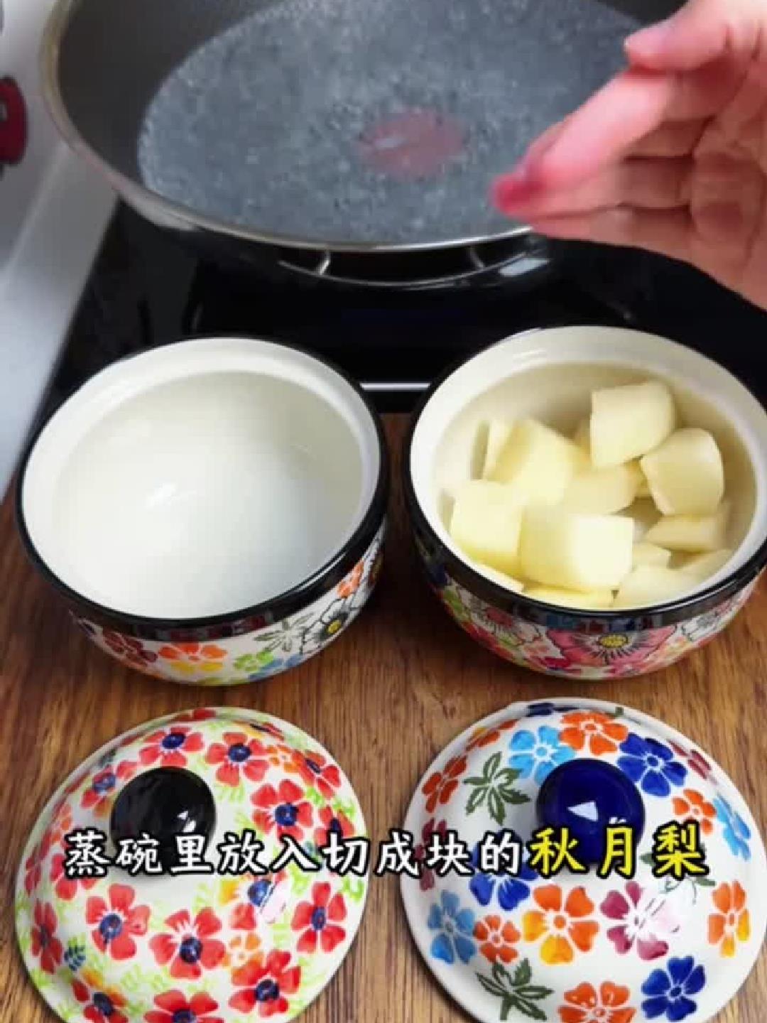 秋燥别上火！冰糖银耳雪梨汤，润肺降火就喝它！