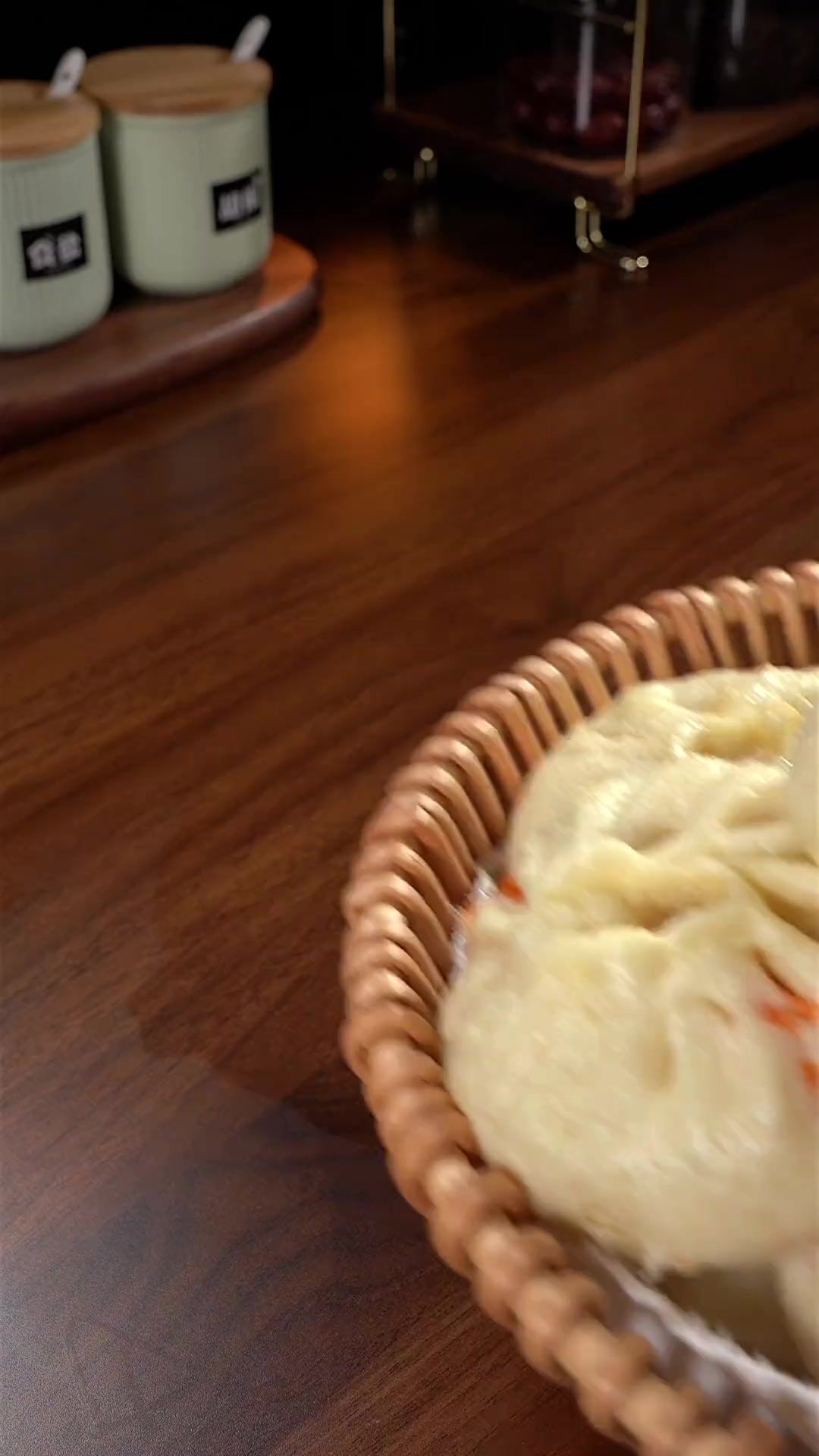 一块大豆腐也能做出这么好吃的大包子,暄软好吃,给肉都不换