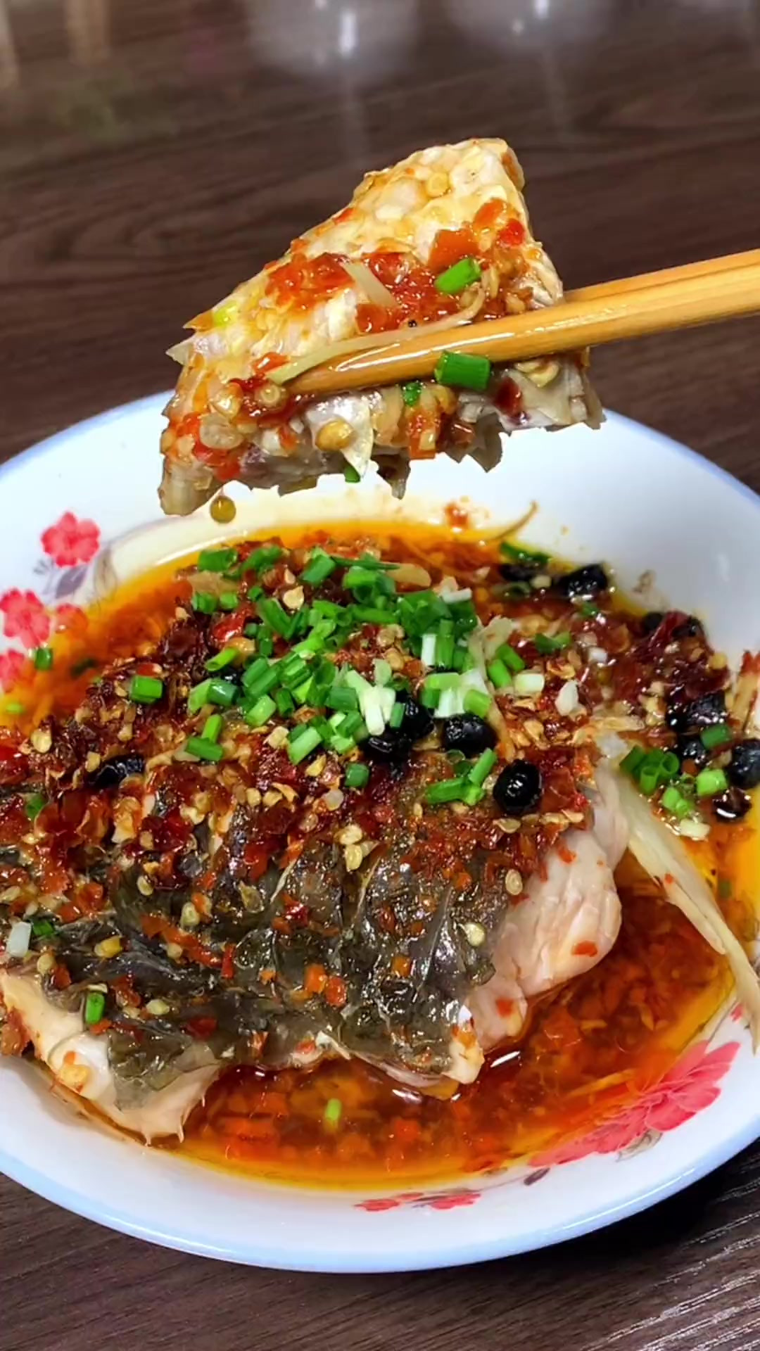 我爱吃鱼，也爱做鱼，豆豉辣椒蒸新鲜草鱼，你们喜欢吗