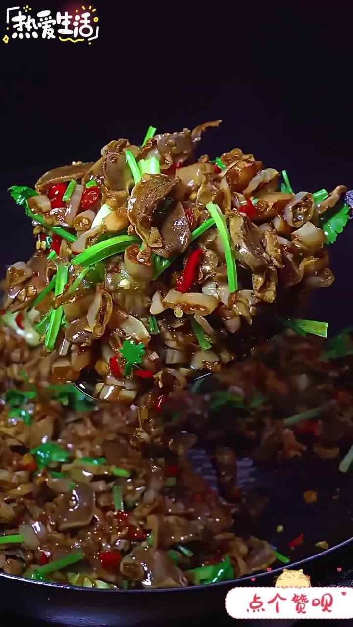 白辣椒炒所有荤菜都非常下饭