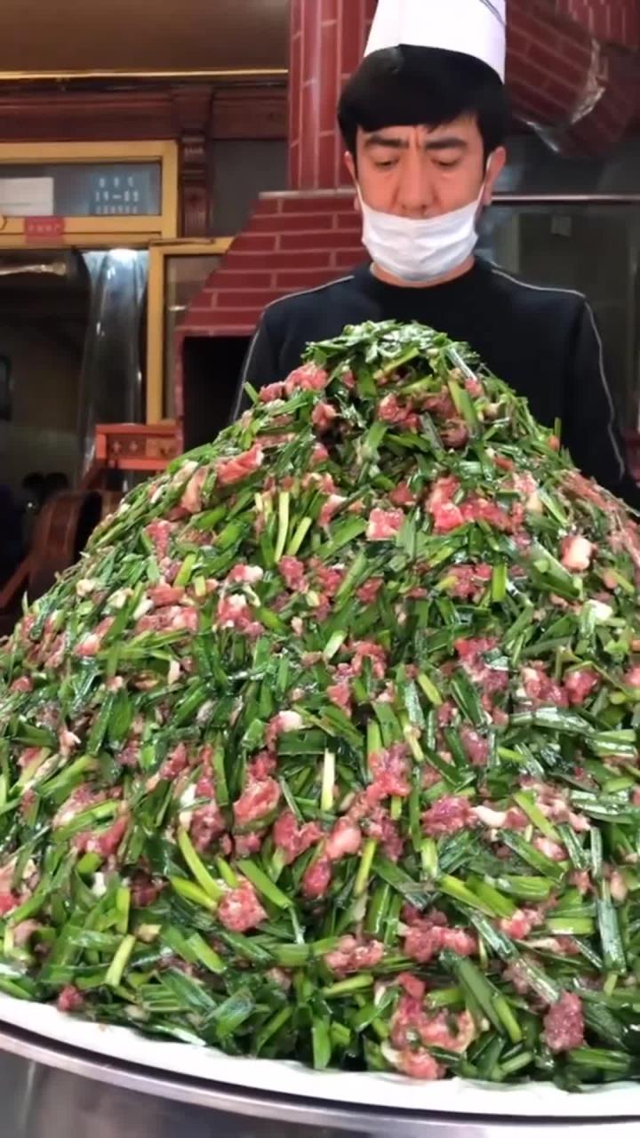 两元一个的羊肉韭菜包子,你有多久没吃了?