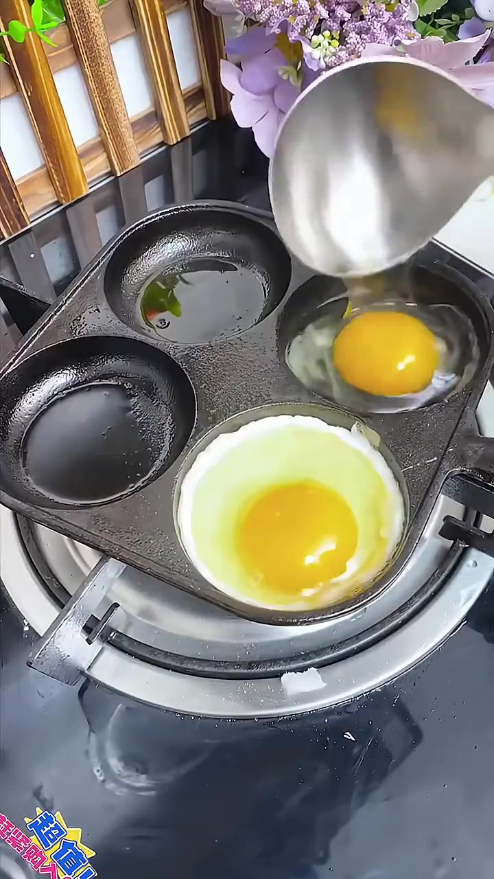 早晨忙碌,四孔煎蛋锅轻松搞定全家早餐,煎蛋从此不愁!