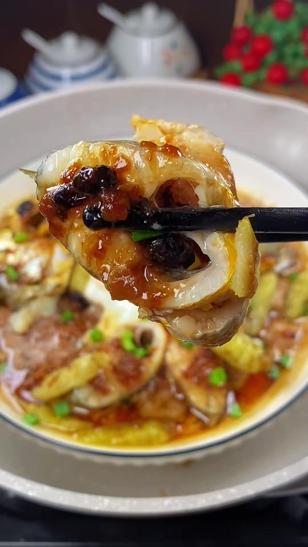 色香味俱佳的温州特色菜酱椒海鲜，鲜嫩辣爽，做法原来这么简单