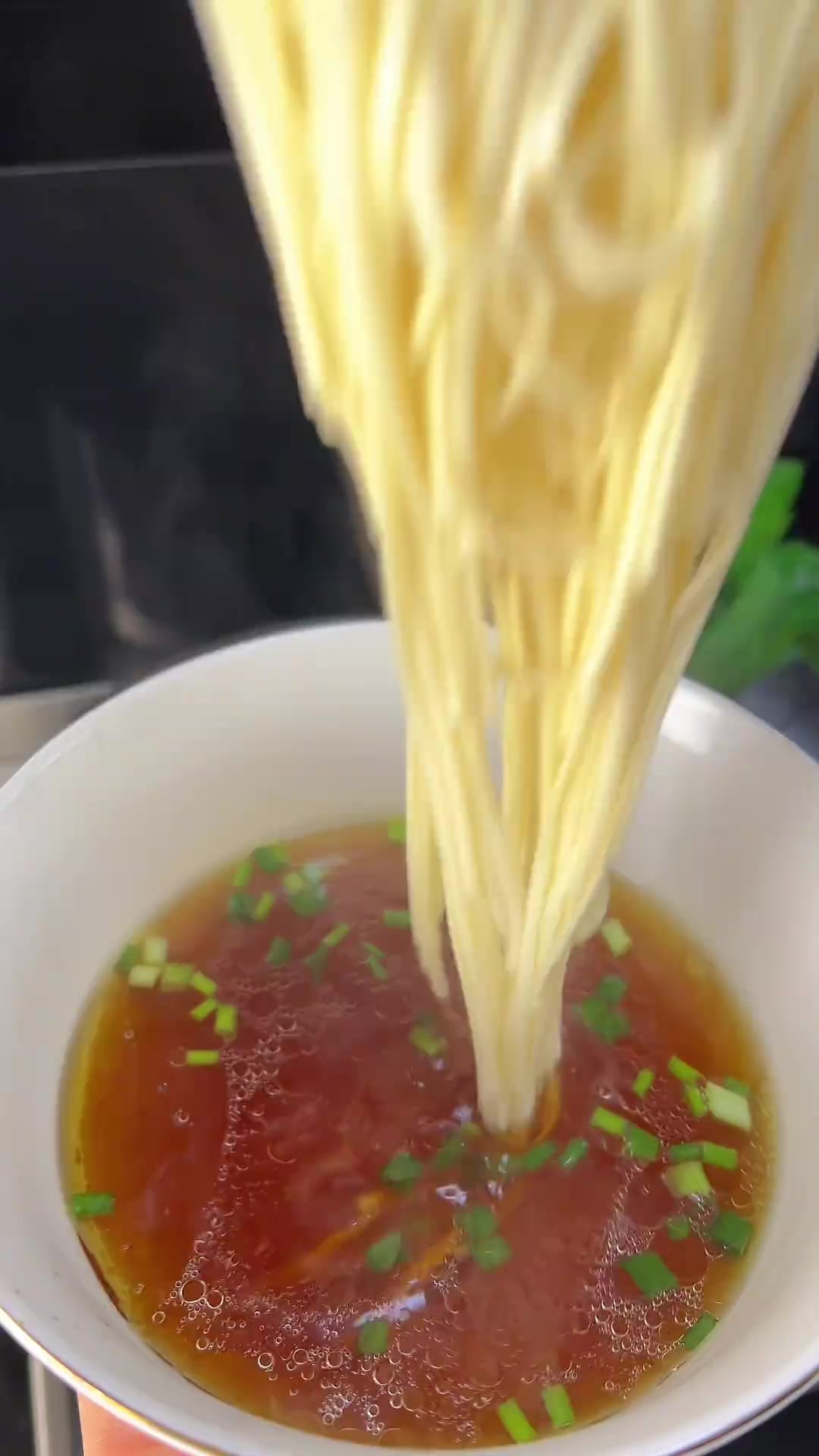 这样做的红烧牛肉又软又香很入味，拌面拌饭大人孩子都爱吃