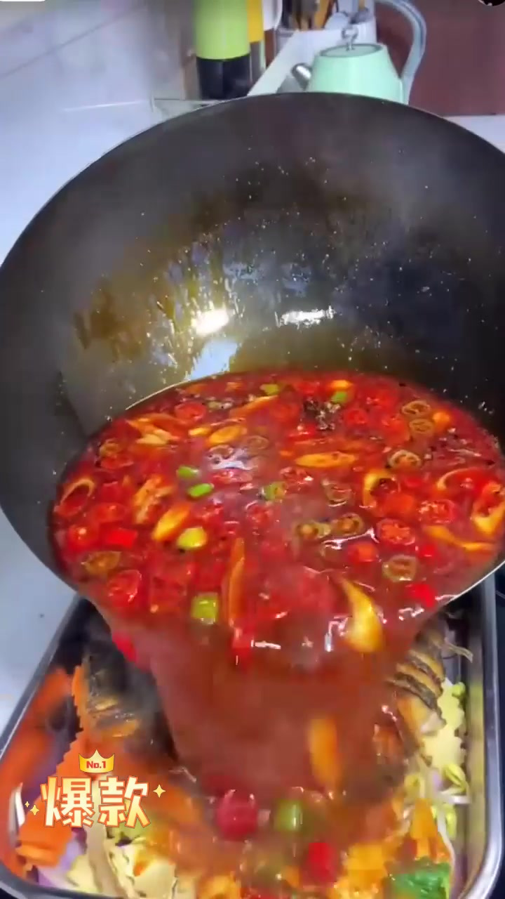 准备好火锅材料,轻松享用家里的烤鱼饕餮盛宴