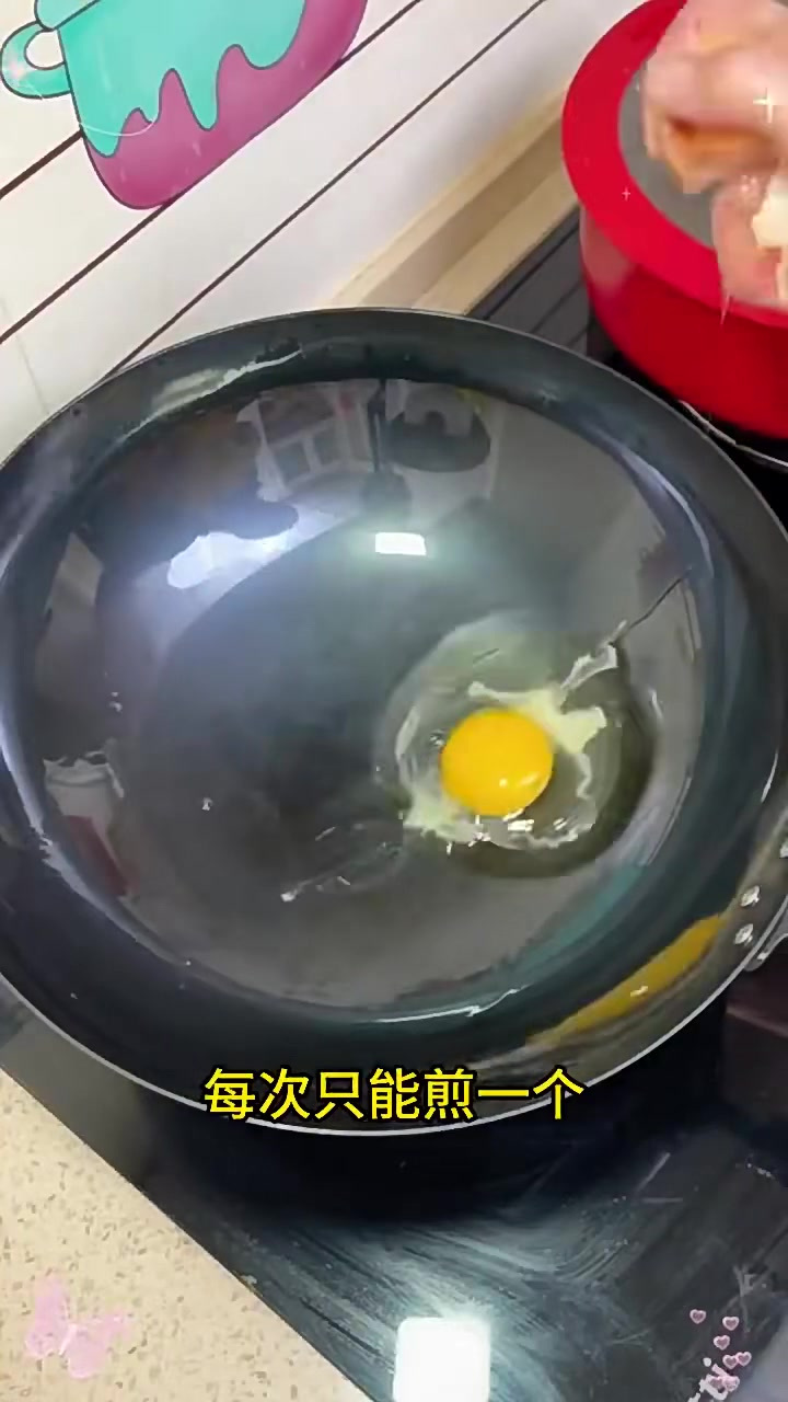 这个四孔煎蛋锅也太实用了了,铸铁材质特别厚实,不粘锅更好用