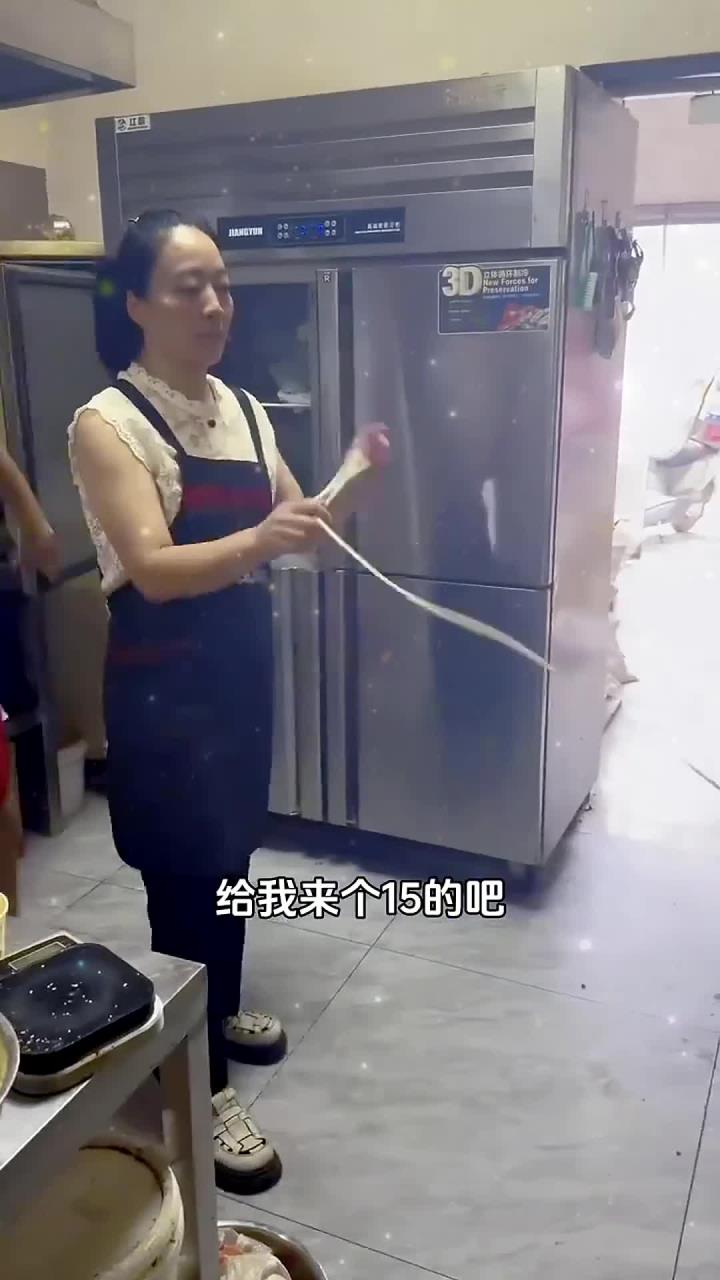 运城本地特色美食大盘鸡从小吃到大的随机馋哭一个外地的山西人人间烟火运城美食城市里