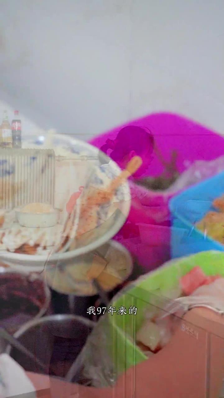 临汾七中门口的绿棚米线阿姨,大家还记得吗?