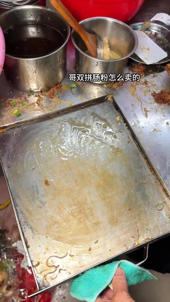 隐藏在惠州小巷里的8块双拼蛋肉肠粉,味道简直绝了!只有少数本地人知道!你们一般晚