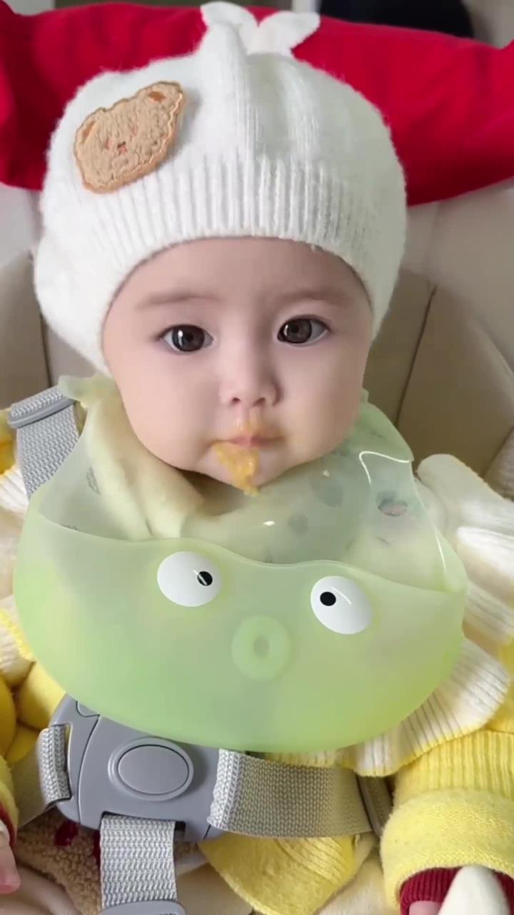 第一次给宝宝煮的粥，看这表情貌似味道不错呀