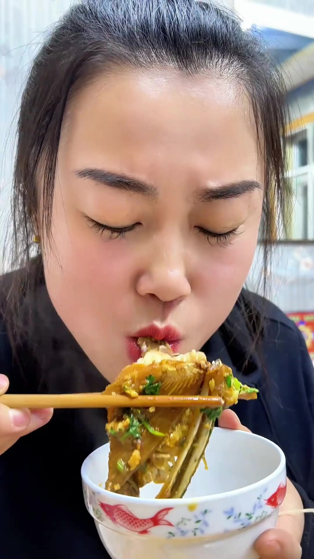 铁锅炖鱼贴饼子