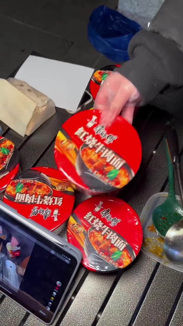 吃到了真的红烧牛肉面!二十五一碗～老板加料不手抖!