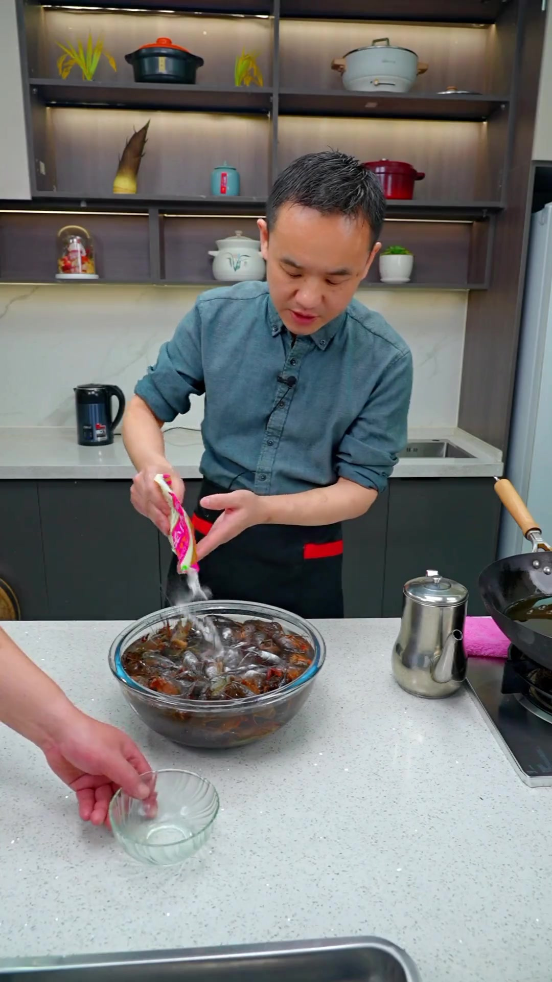 麻辣小龙虾怎么做才好吃呢,虾肉鲜嫩,麻辣入味