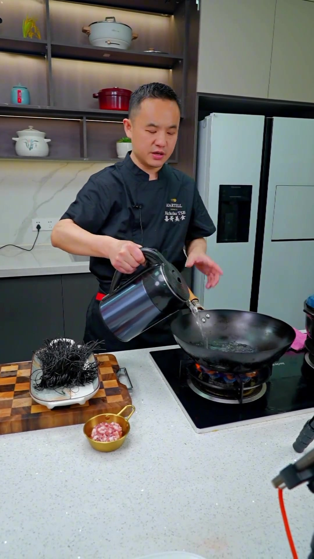 想吃肉末蕨根粉了就像我这样做,简单还好吃,太香了