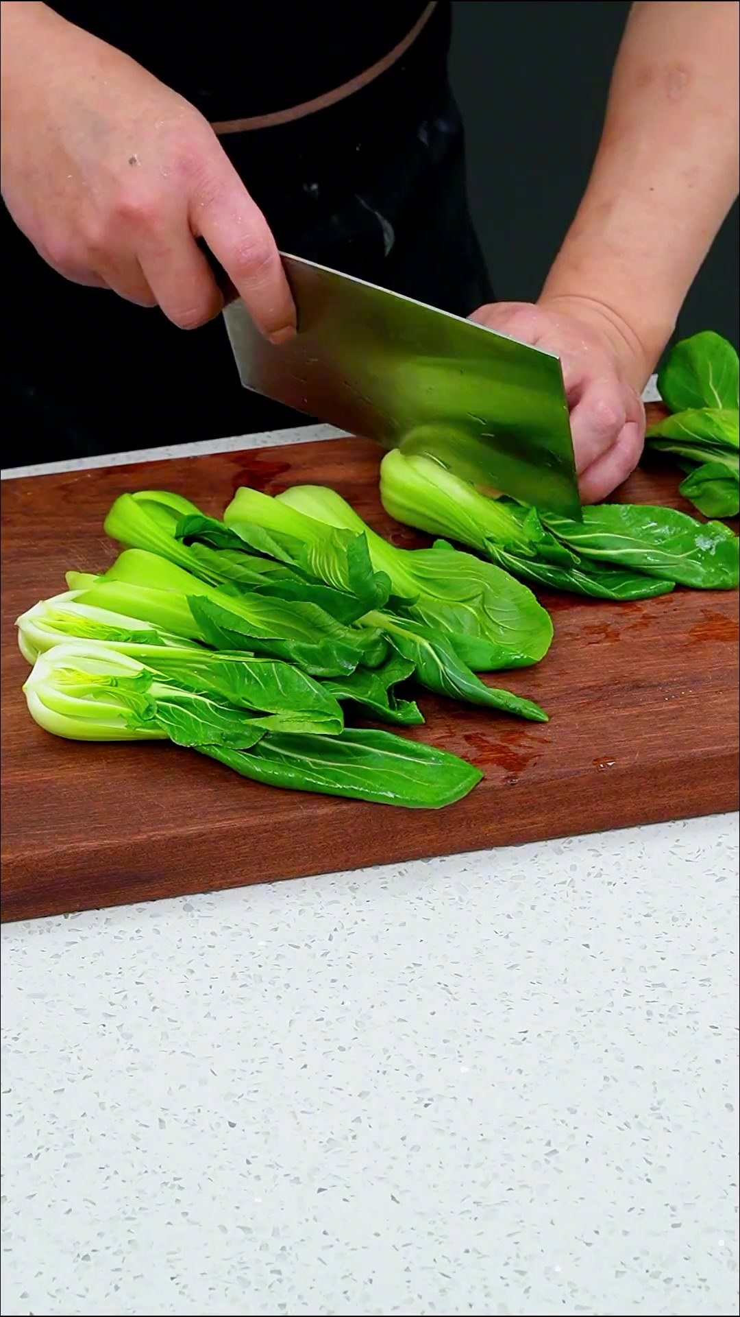 年夜饭上做这道香菇菜心,清脆爽口还解腻,好吃又好看