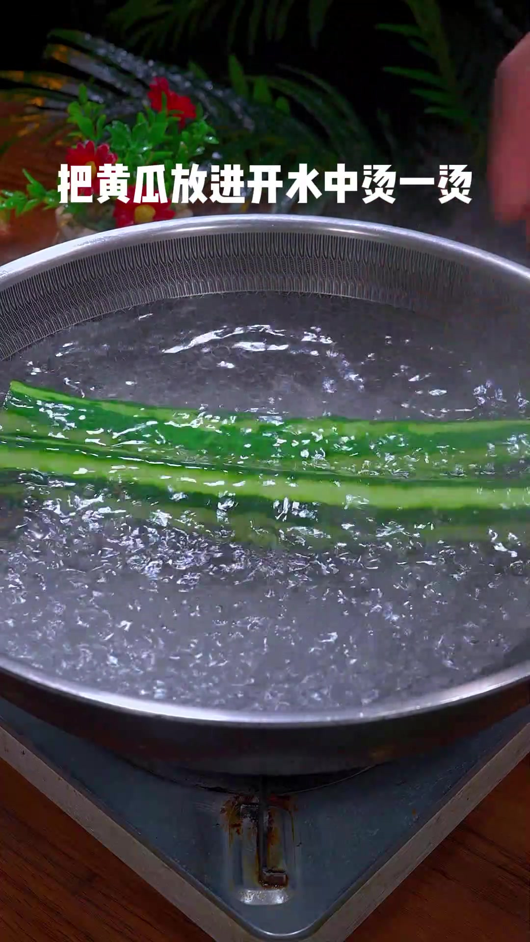 凉拌黄瓜像我这样做清脆爽口，可比大鱼大肉好吃多了