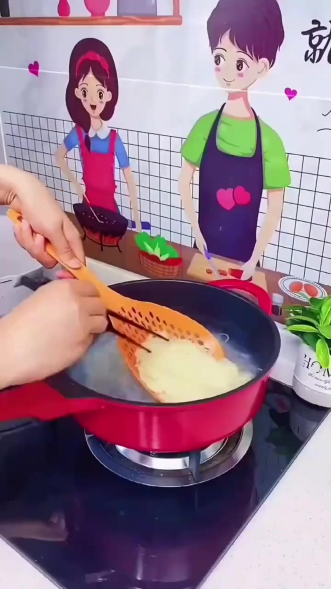 家里有个漏勺太有必要了,捞面条饺子菜类太方便了