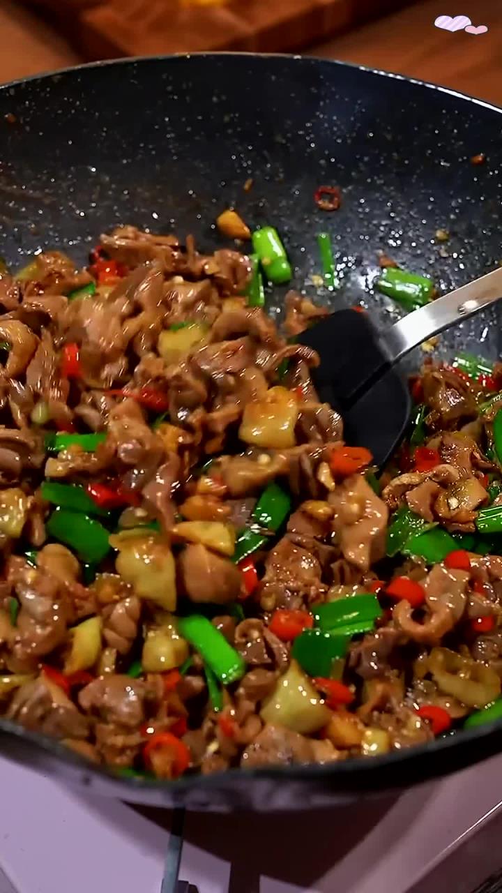 泡椒鸡胗这样炒超下饭,酸辣脆爽让你三碗米饭不够吃