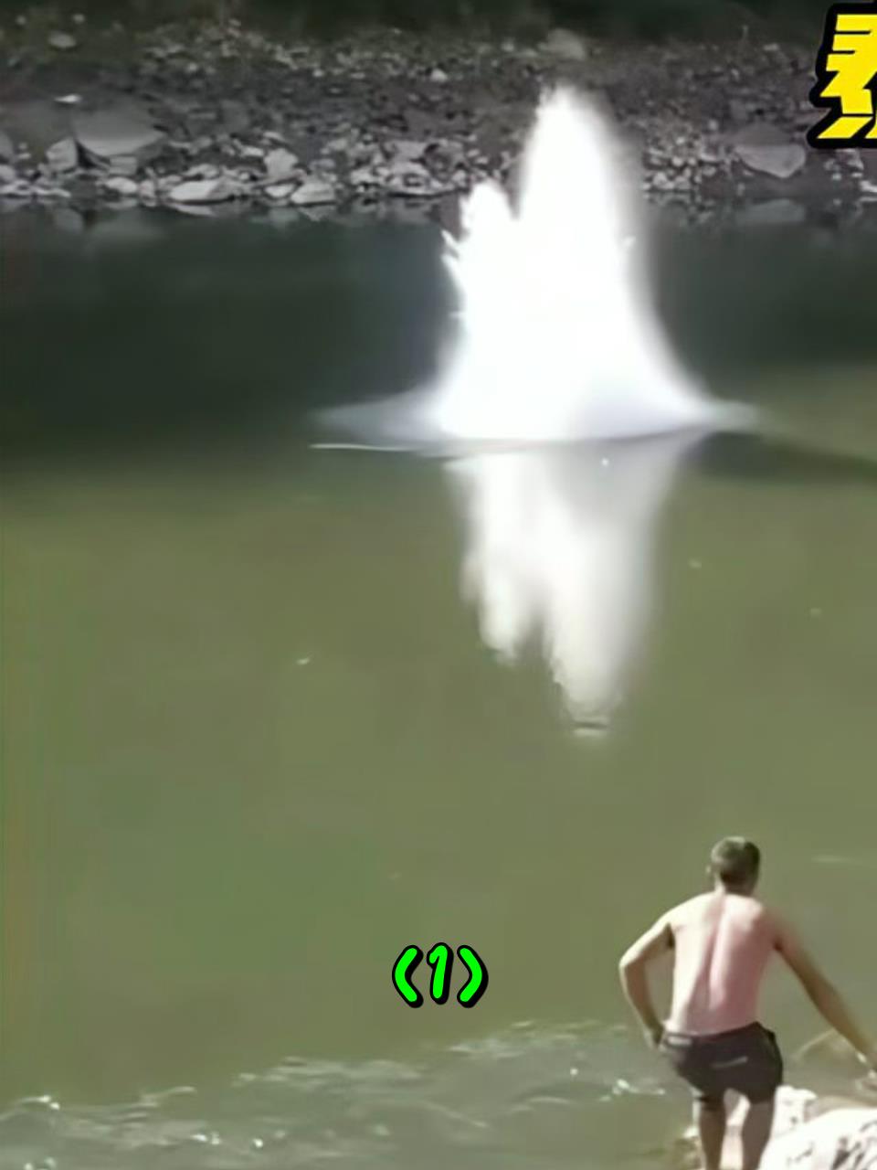 泰国渔民用自制的炸鱼包,场面热闹非凡1