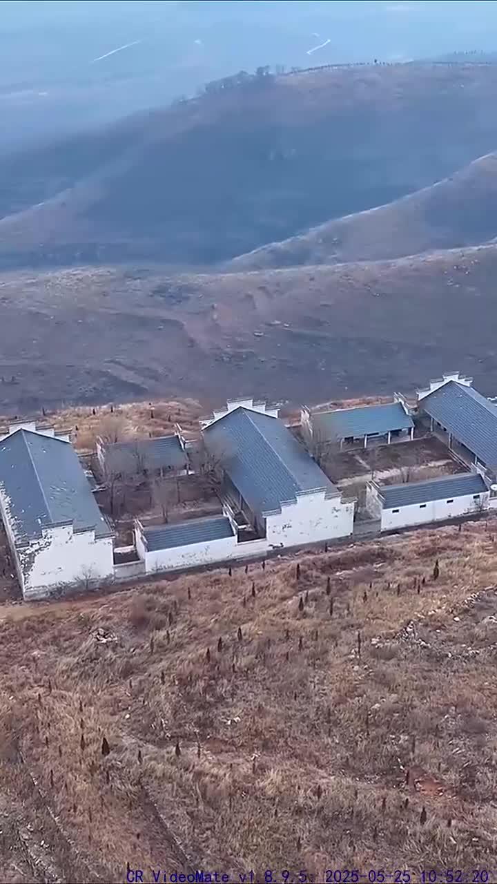 大山一座废弃的徽派建筑,为何建好又不要了呢旅游风光推荐