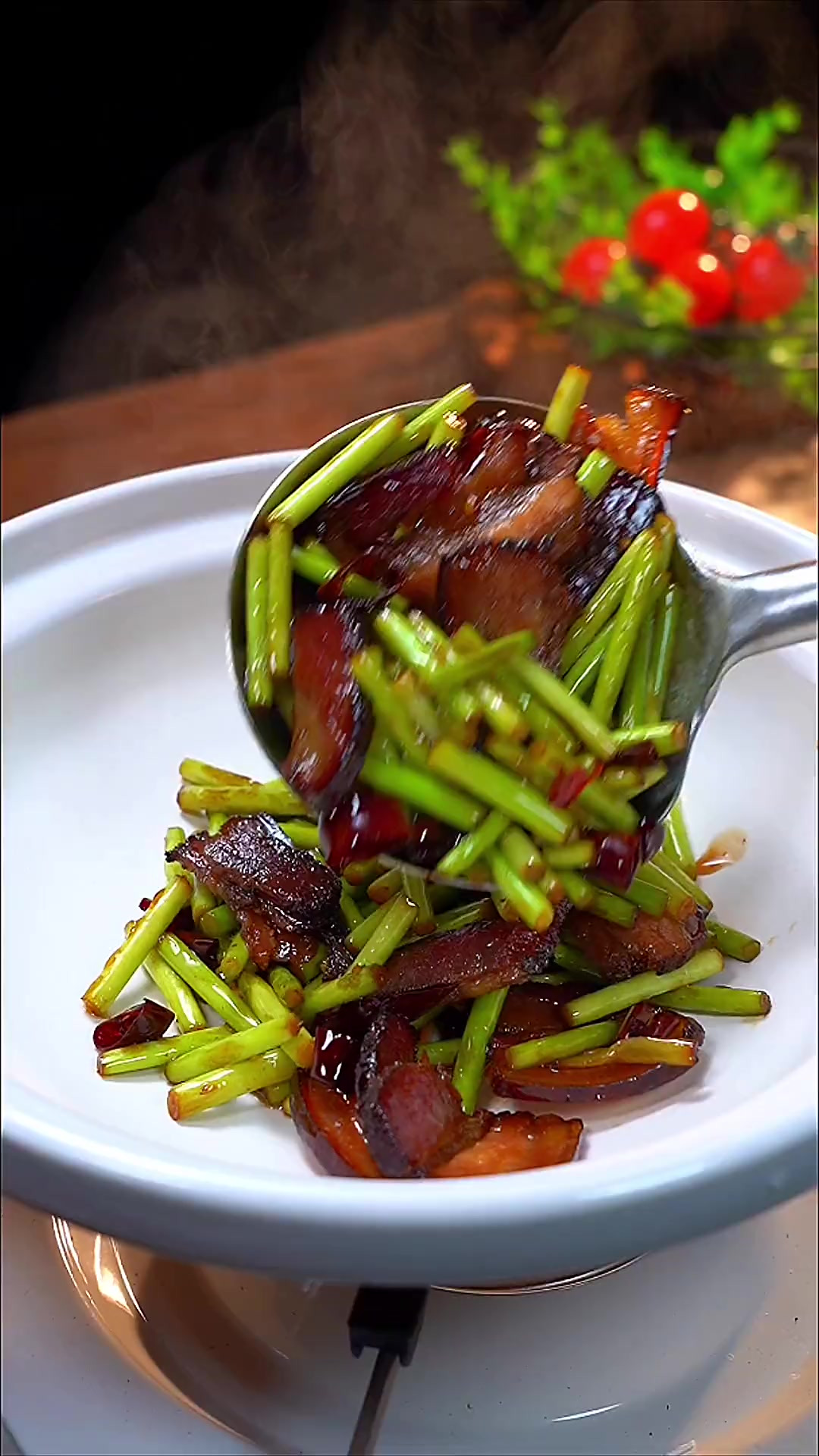 好吃又下饭的蒜苔炒腊肉，赶紧做起来，你家腊肉腌制好了吗？