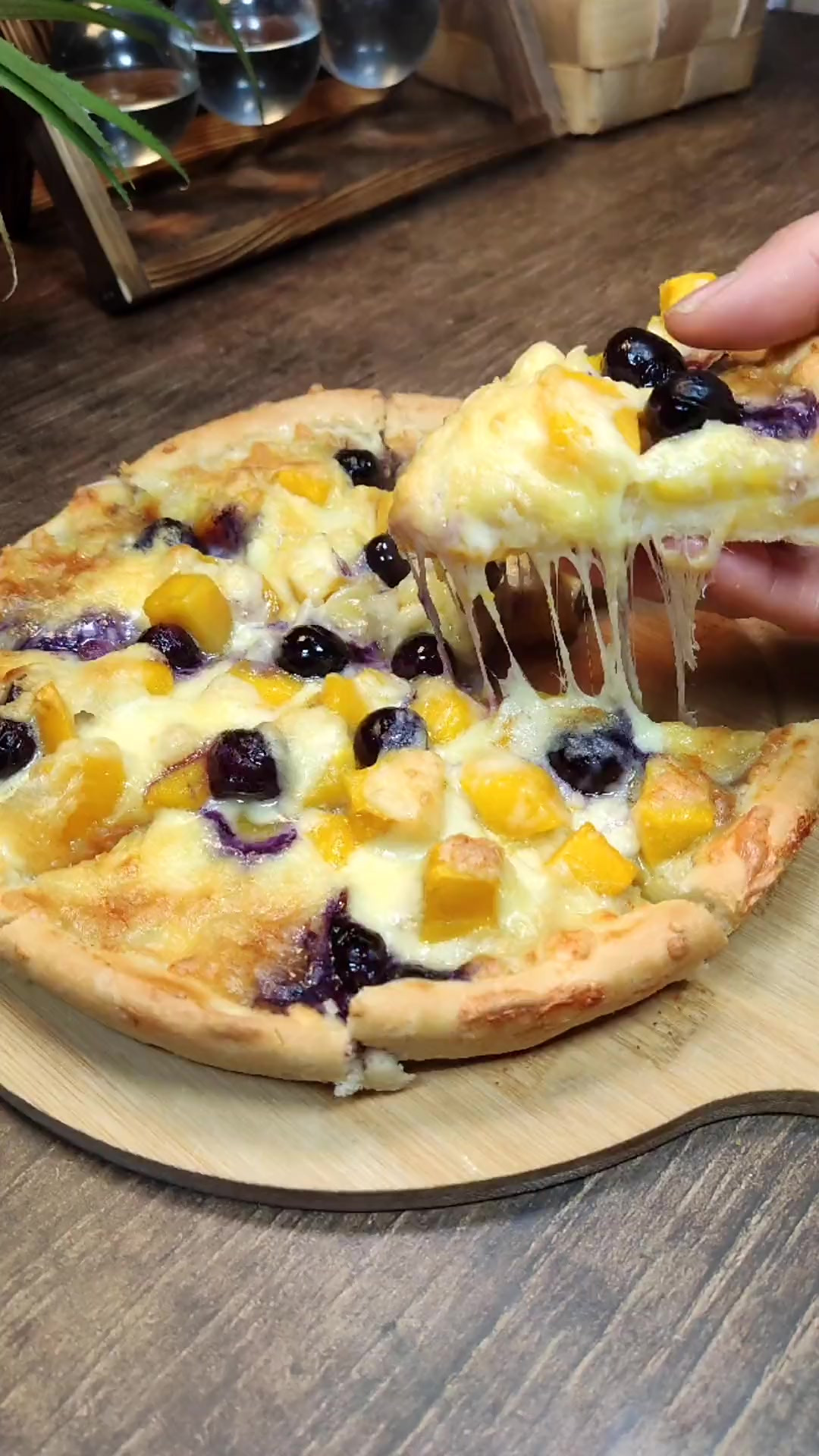 外面50块钱一个的披萨,在家做成本10块钱都不到,好吃还拉丝