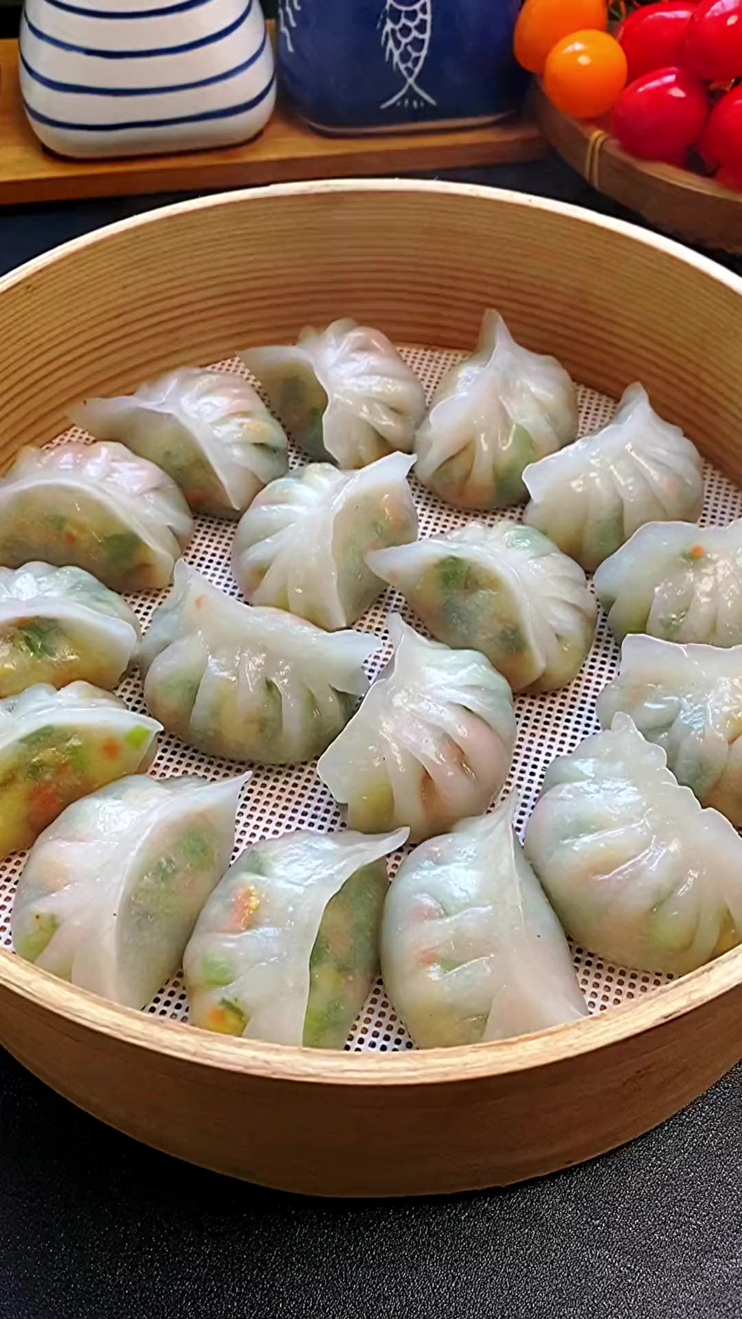 每次做这个菜馅的水晶饺子、全家都抢着吃