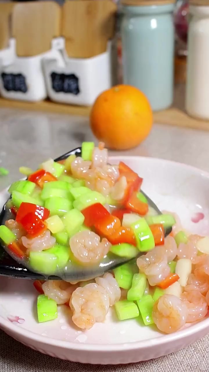 这样炒的翡翠虾仁,全家人抢着吃