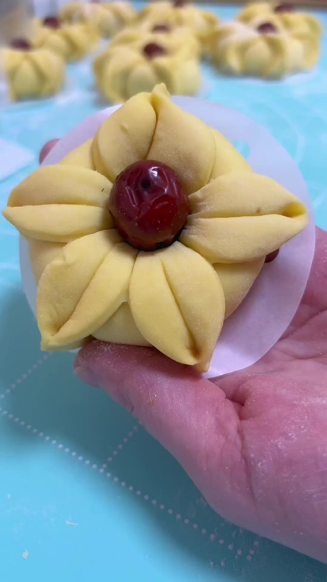 一看就回的豆沙小花卷,好看又好吃